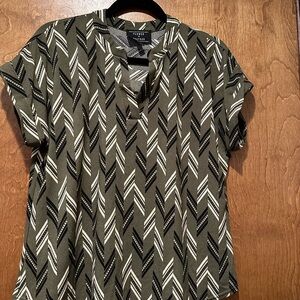 Universal Thread Green and Black Patterned Blouse
